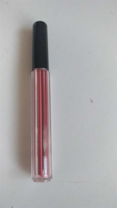 kırmızı kalın kalem ucu 1 mm 